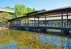 ガイドスタッフによる案内　京都迎賓館2
