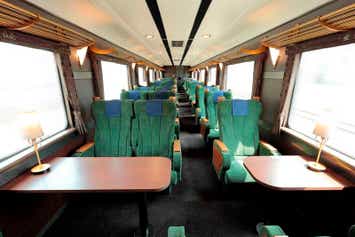 【大阪阿部野橋駅発】近鉄観光特急「青の交響曲（シンフォニー）」に乗る！吉野千本桜 　日帰り