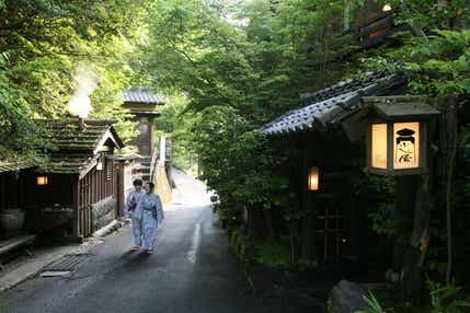 【静岡県内(東部地区)発】 憧れの黒川温泉と人気の由布院温泉にご宿泊!太宰府天満宮・湯布院・熊本城公園・高千穂峡・阿蘇3日間