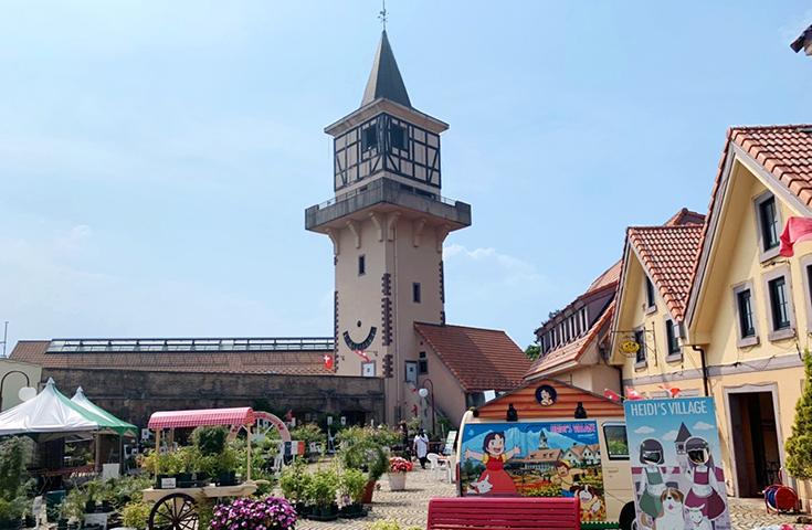 ★大人気！全日催行決定★[新宿発]ハイジの畑でつかまえて♪甘いイチゴ狩り＆ランチバイキング食べ放題！本場山梨でワイナリー見学＆試飲体験や人気の『桔梗信玄餅詰め放題』体験等、お楽しみ満載の日帰りバスツアー！2