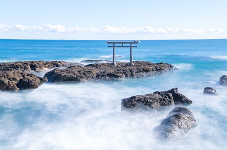 【全国旅行支援・いば旅あんしん割】2023年 旅の初めは大洗磯前神社と酒列磯前神社の両参り!大黒様と恵比寿様のダブルご利益祈願★お昼は大洗名物あんこう鍋! 茨城満喫日帰りバスツアー<表記金額8,300円⇒お支払い実額6,640円>