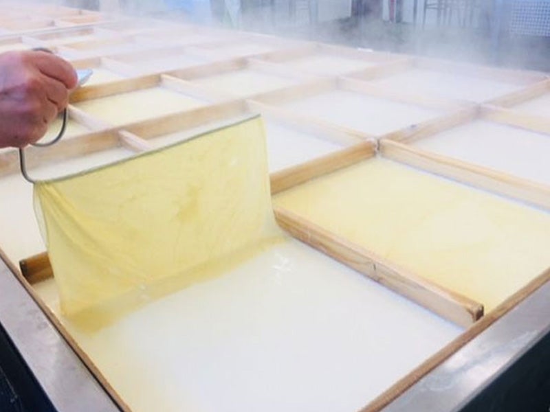 🔥催行確定日多数あり🔥【新宿発/ぶっとび価格✨】5,000円台～！こんにゃくパーク＆めんたいパーク＆ガトーフェスタハラダ トリプル工場見学🏭＆生ゆばすくい30分食べ放題(お酒も飲み放題🍶)　群馬名物こんにゃラくグルメ食べ放題や焼きたてラスク試食etc. 群馬グルメ大満喫旅🚌（ハダのラスク＆かねふく明太ふりかけ等＆こんにゃくプレゼント🎁）2