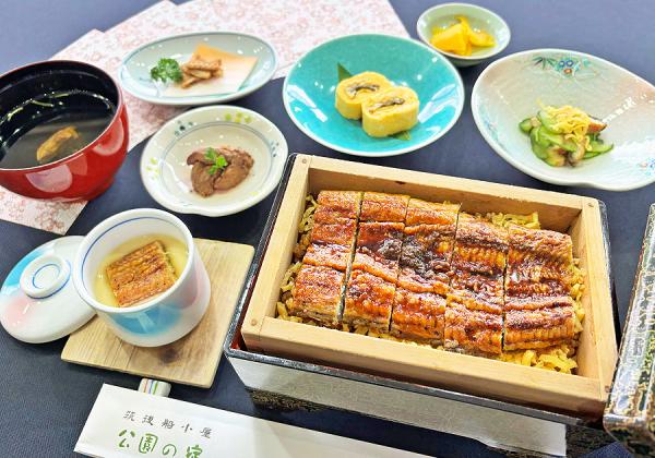 桃2個お土産付♪ 改修を終えた太宰府天満宮と八女茶カフェでデザートタイムと鹿児島産うなぎ会席フルコースの宴1