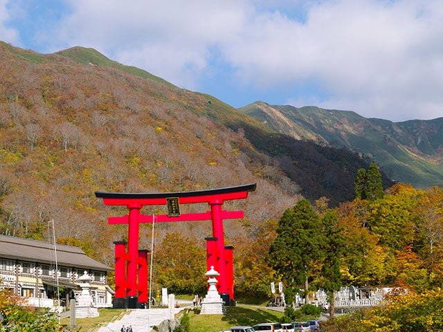 【名古屋発】■２０２６年９月２７日（日）■（個室）出羽の古道「六十里越街道」と紅葉の「蔵王」「月山弥陀ヶ原」　２泊３日　♪名鉄の泊りハイキング3