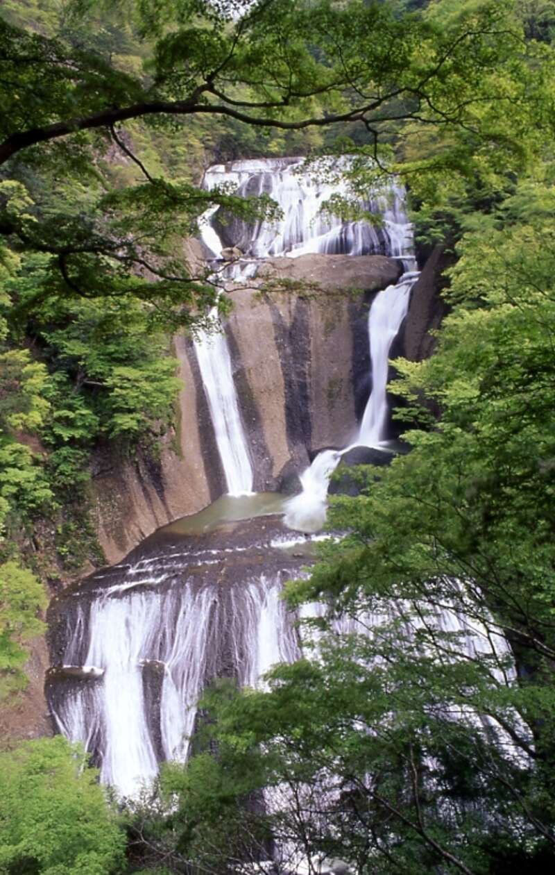 【福島県内発】 “御岩神社”正式参拝と2つの名瀑「袋田の滝」＆「月待の滝」 人気の道の駅で食すWブランド食材ランチ（日帰り）1