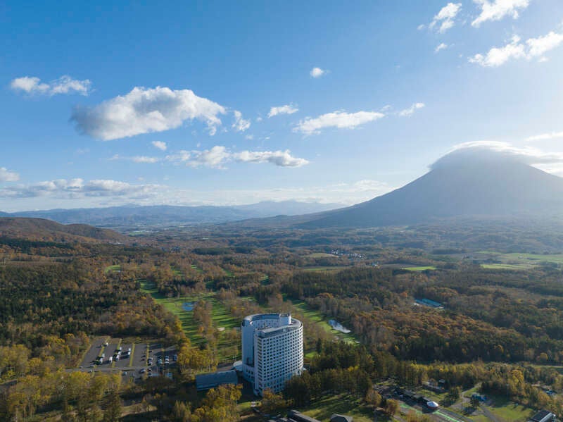 【群馬県内発】 航空機でひとっ飛びミステリーツアー　世界的ブランド「ヒルトンホテル」にも宿泊　羽田空港より800キロ以上離れた空港へ　３日間で８つの見どころへご案内1
