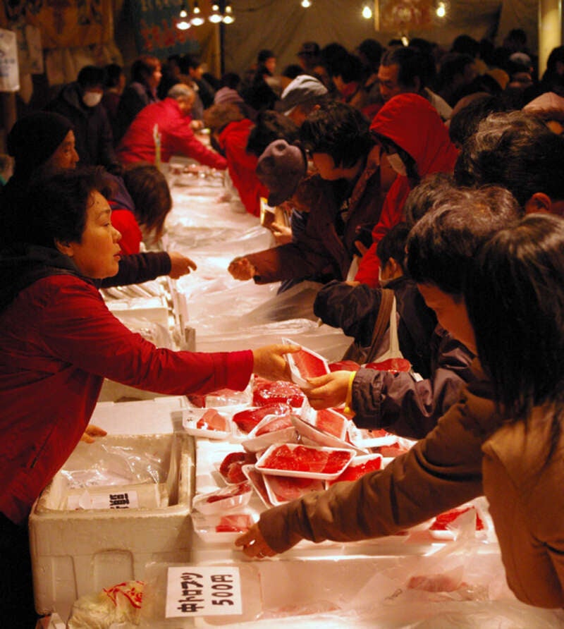 【ＪＲ和歌山駅発】 三崎港「まぐろめぐり」と「三浦海岸桜まつり」・富士山眺望と鎌倉・横浜2日間3