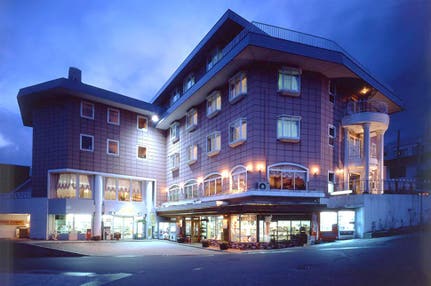 【名古屋】夜発　［栂池高原スキー場（つがいけマウンテンリゾート）　リフト券付］ホテル　リゾートイン　マリオンシナノ１泊（滞在中利用ＯＫのレンタル付）＜２０２５－２０２６　ＪＡＭＪＡＭスキー＆スノボ＞