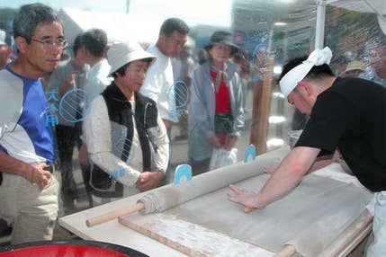 【札幌市内発】収穫されたばかりの新そばを堪能♪第23回しんとく新そば祭り&日本新八景「狩勝峠」で初秋の十勝を満喫☆日帰りバスツアー