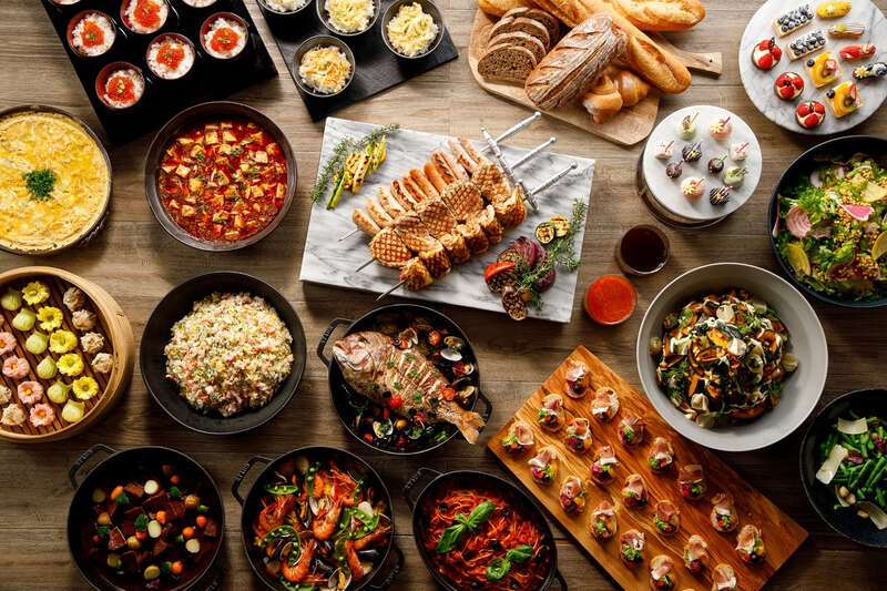 【茨城県内発】 爽やかな水辺のローズガーデン「軽井沢タリアセン」 「軽井沢プリンスホテル ウエスト」ランチビュッフェ1