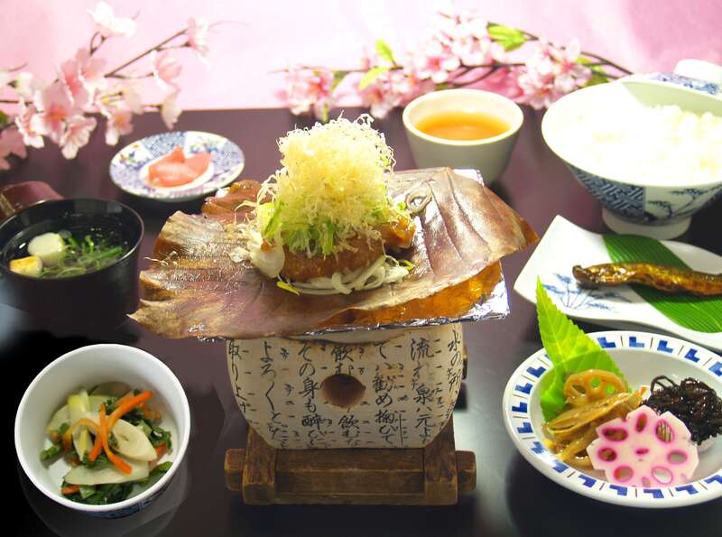 【羽田空港発】 ニューヨークの新聞社「2025年に行くべき52カ所」へ選ばれた富山へ 「白川郷」「飛騨高山」と北陸へカニを食べに行く旅　2日間2