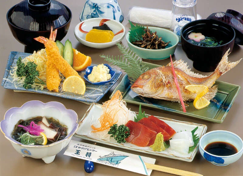 【松山駅～川之江駅発】 紺碧の英虞湾クルーズと伊勢神宮両参り　２日間3