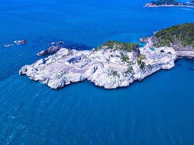 地元漁師の漁船に乗って！和歌山のエーゲ海「白崎海洋公園」絶景のアドベンチャークルーズ【田原本・大和八木・橿原神宮・五位堂発】