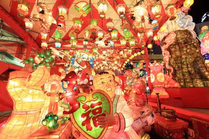 【小倉・黒崎・引野発】 混雑の心配不要!早めの夕食付き!長崎ランタンフェスティバル2027 日帰り