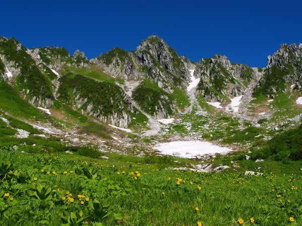 【静岡県内発】 千畳敷カール＆駒ケ岳ロープウェイ・上高地　車山高原　和洋中約30種ディナーバイキング 2日間1