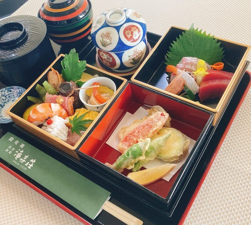 【阪神地区発】 名勝！兵庫百景「闘竜灘」＆料理旅館「滝寺荘」でご昼食 バラの名所巡りと「加東アート館」と日本遺産「播州清水寺」青もみじ　日帰り2