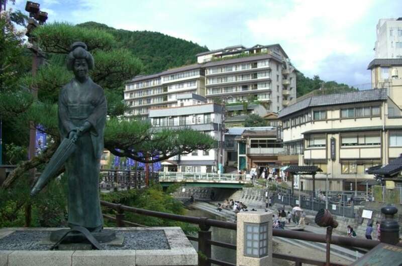 【女満別空港発】 関西名湯そぞろ歩き！有馬・城崎・湯村温泉　と天空の城「竹田城跡」・城下町出石・六甲山横断ルート（3日間）1