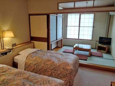 【夜発バス】斑尾マウンテンリゾート(斑尾高原&タングラム) 斑尾高原ホテル【南館バストイレ付】(1泊3日)