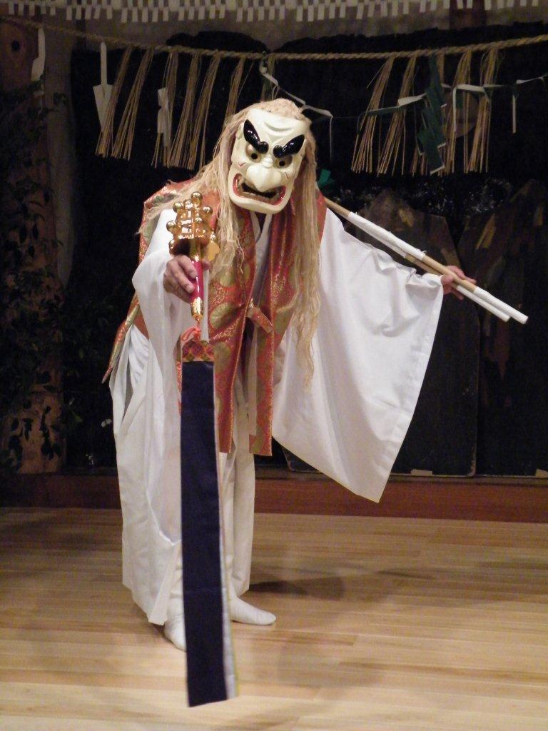 【現地　集合・解散】 《神話めぐり》五斗美湖先生が同行！ 天孫降臨の伝説が残る「高千穂」神話の里めぐり （３日間）1
