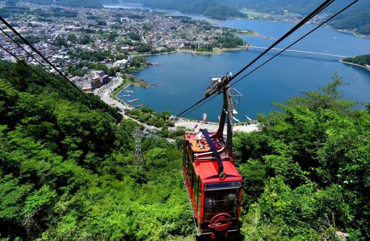 全日程催行決定★＜コレやってみたかった!＞[横浜発]貴重なさくらんぼ狩り食べ放題＆桔梗信玄餅詰め放題体験♪チーズフォンデ等ランチバイキングや本場山梨のワイナリーで見学＆試飲体験、富士山パノラマロープウェイ乗車体験等、日帰りバスツアー！2