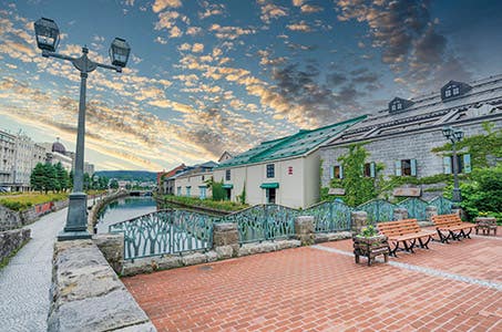 【高松・坂出発着】化粧台トイレ付バスと4つの上級船室で繋ぐ感動の水平線を辿る憧れの日本一周おふたり旅7日間1