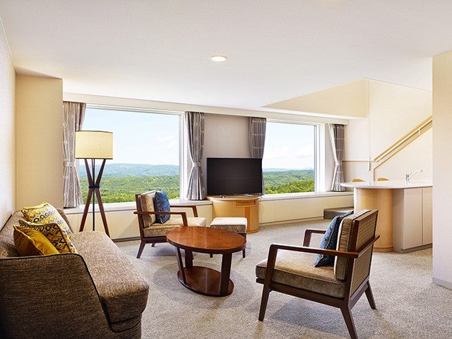 ■【新千歳空港利用】空港⇒ルスツ⇒札幌市内間の送迎バス付＆札幌市内⇒空港連絡バス乗車券付♪ウェスティン ルスツリゾート指定＆後泊札幌4泊5日（夕朝食付）2