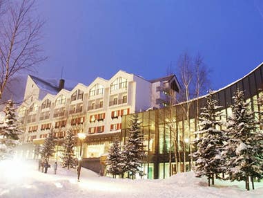 【ルスツ＆札幌】＜バス+宿泊パック＞ゲレンデだけではもったいない！北海道最大級のスノーリゾート！ルスツリゾートホテル　ノースウイング＆サウスウイング＋後泊札幌≪２食付・リフト券付≫３泊４日（3泊4日）