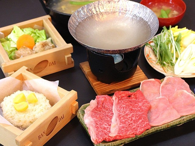 ■【栃木】栃木味覚トリプル！とちぎ和牛と桜山豚のしゃぶしゃぶ食べ比べランチ＆いちご狩り食べ放題＆世界遺産「日光散策」♪1