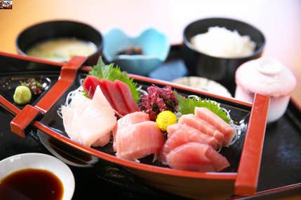 まぐろのまち串木野のとろける『特選まぐろ刺し御膳』とゆったり肥薩おれんじ鉄道🐟