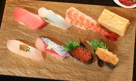 【新大阪・新神戸・岡山・広島駅発】 すしの都北九州!!三方の海の恵み「北九州寿司」の夕食とロマンの門司港・萩・津和野2日間