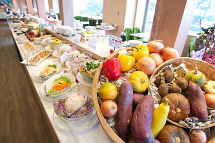 【庄内エリア発】 仙台新イルミネーション「SENDAI Bright-Nights STORY」と自然派レストラン・六丁目農園ランチビュッフェ