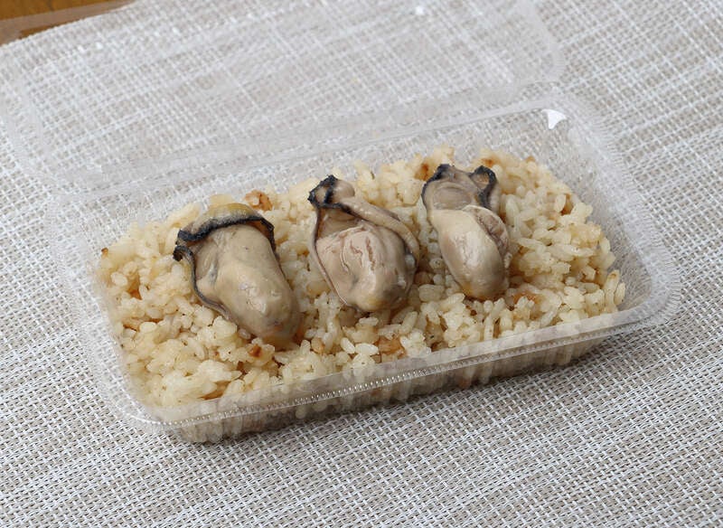 【防府・新山口発】＼広島代表グルメを食べつくせ！／牡蠣生産量第1位の広島かき＆広島風お好み焼きの2食付き！間もなく閉城！広島城　日帰り2