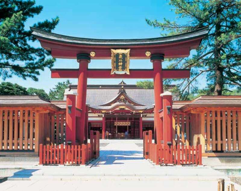 【富山県内発】 敦賀気比神宮初詣と選べるカニのご昼食1