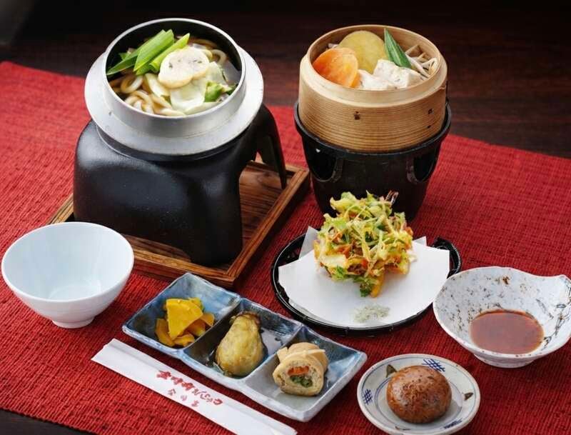 【東京都内発※町田を除く】 花より団子！？伊豆いちご狩り食べ放題！三島つまみ食い食べ歩き 富士山に抱かれた日本さくらの名所１００選を訪ねて　日帰り3