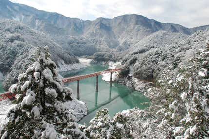 ＜静岡＞寸又峡温泉「翠紅苑」で過ごす至福のひととき 2日間　～大井川鐵道南アルプスあぷとラインご乗車～【明石・三宮乗車】