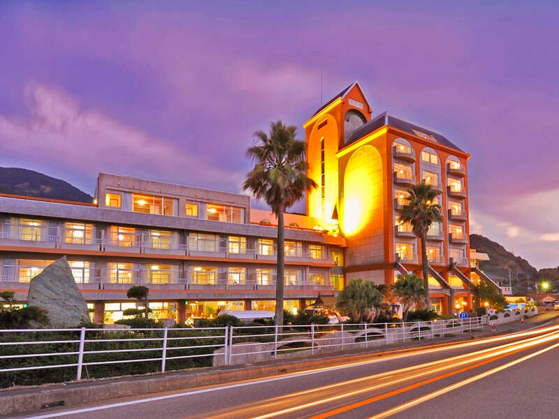 【山口県内／博多駅発】 熊本城と天草海鮮グルメの旅2日間1