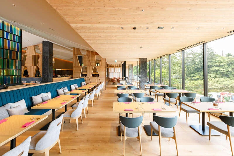 【茨城県内発】 爽やかな水辺のローズガーデン「軽井沢タリアセン」 「軽井沢プリンスホテル ウエスト」ランチビュッフェ2