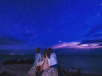 【与論島/星空観察＆フォトツアー付き】満天の星空を感じよう！専属カメラマンが星空を背景に撮影します！☆プリシアリゾートヨロン指定2泊3日