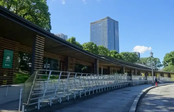 ≪もっとTOKYO 『支払額3,500円』のお得ツアー≫ 【新宿発】楠公レストハウスと皇居外苑散策 オリジナル散策map付き!新しい発見が見つかる♪