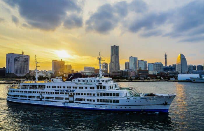 ≪かながわ旅割 『支払額5,000円』のお得ツアー≫ さらにクーポン2,000円付き!!【入間発】 横浜ランチクルーズとランドマークタワー 日帰り 空と海から横浜の景色を満喫しよう!