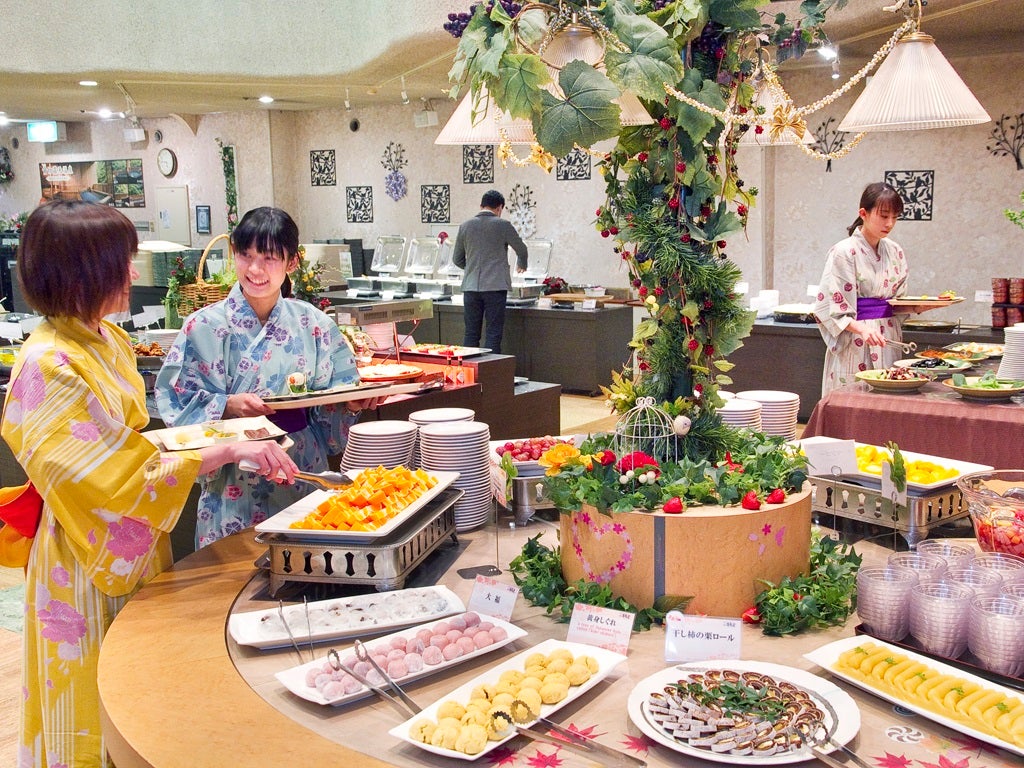 【青森空港発】 年末年始　京都・こんぴら・道後・大塚国際美術館と大露天風呂の奥道後温泉4日間3