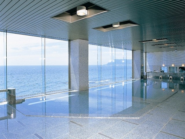 【値下げスペシャル】≪函館空港利用≫夕食はカニ、朝食はいくらなどを楽しめるバイキング♪平成館 しおさい亭指定≪本館和室10畳・海側眺望≫1泊2日（夕朝食付/レンタカープラン）3