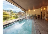 【金山駅南口発】〔遊山〕湯郷温泉「季譜の里」と鳥取『タグ付き松葉ガニ』極上フルコースを味わう3日間3