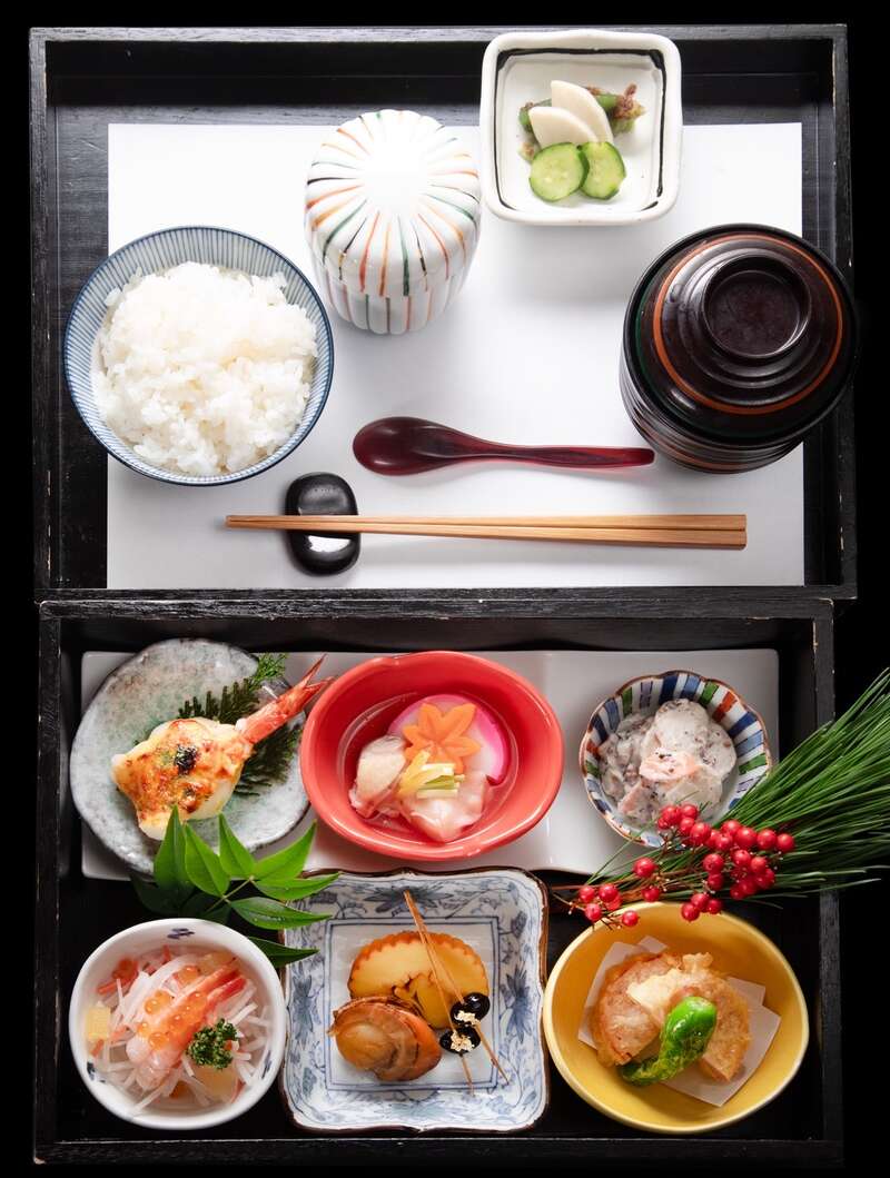 【大分駅発】 大人の女子旅 in 伊万里　～心と身体に向き合う茶のブレンド体験と開窯350年の大川内山散策～日帰り3