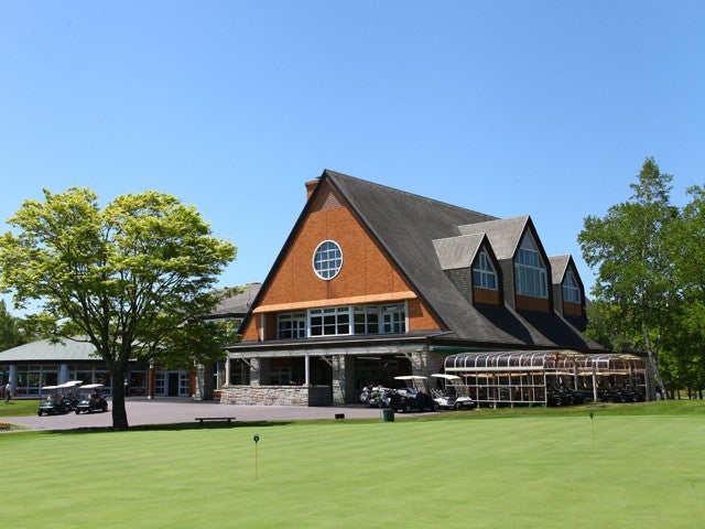 【現地払い0円・全行程バス送迎付き】ユニ東武ゴルフクラブ・カートセルフ×北海道ブルックスカントリークラブ・キャディ付きカート　１泊２プレー2