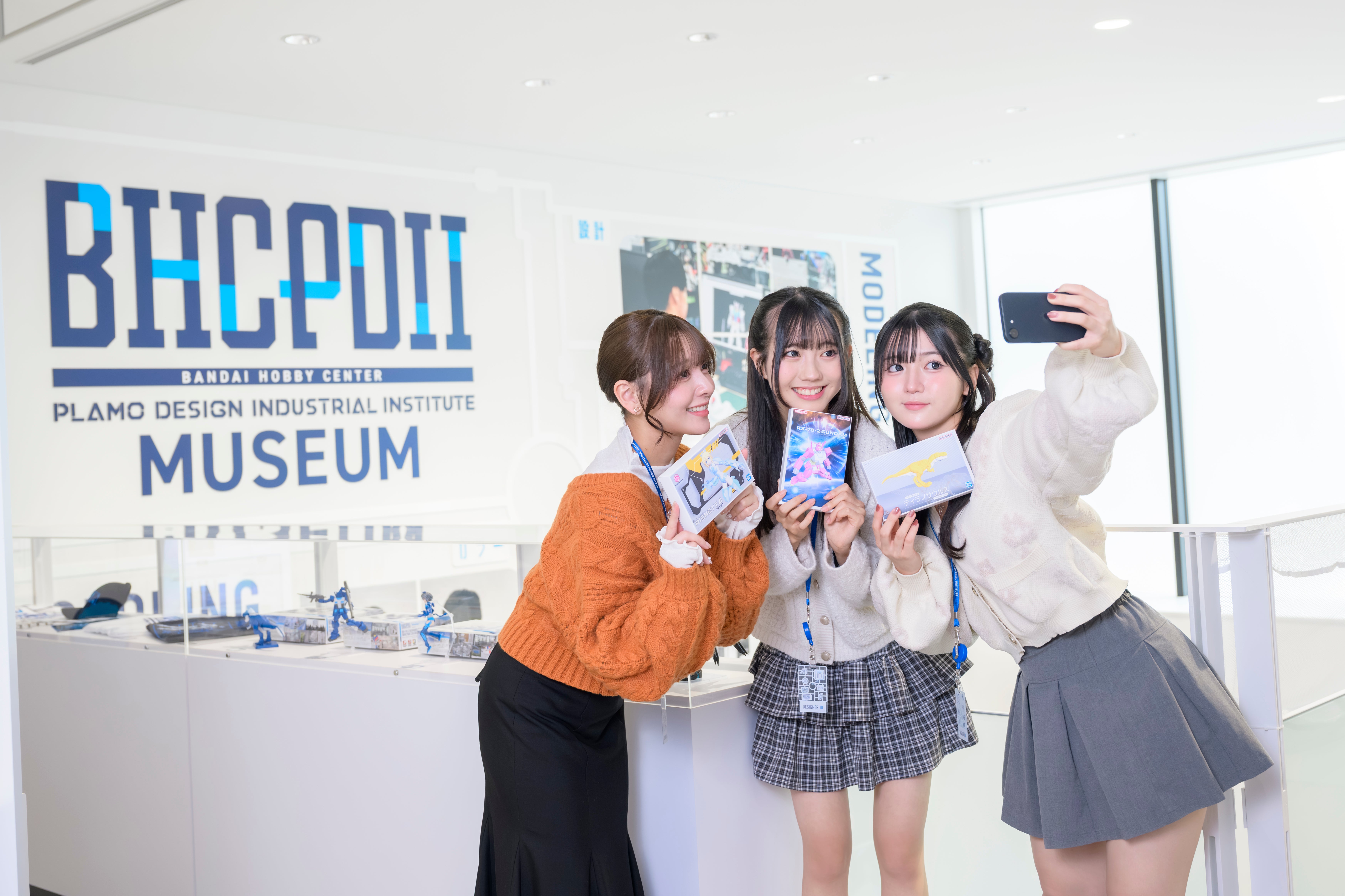 【東京駅_鍛冶橋駐車場発】 ツアー初登場！「BHCPDII MUSEUM」 “プラモデザイナー” プラモ製造工程体験！と特別特典！バンダイホビーセンター1階エントランス見学 モニターツアー2