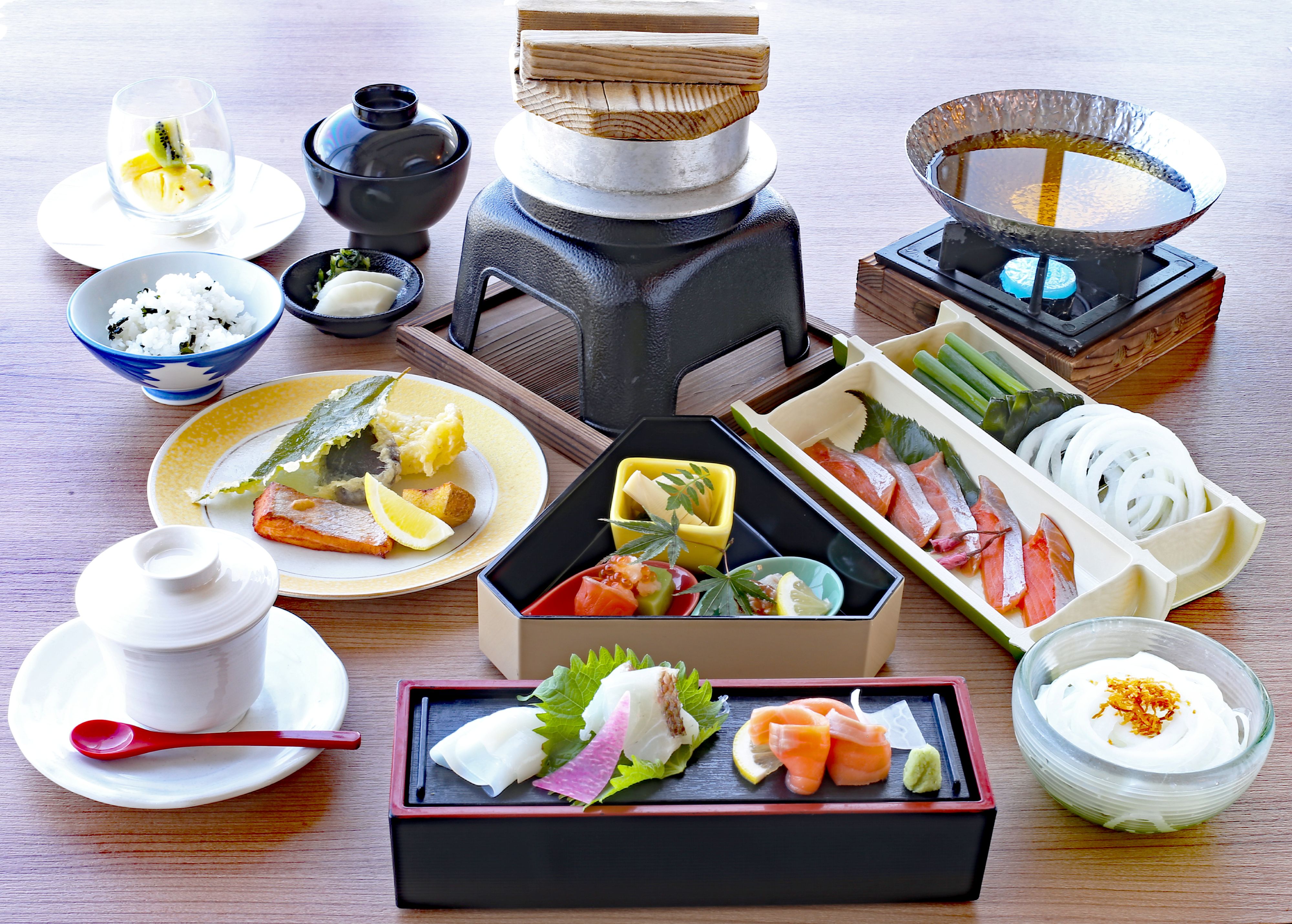 【福山発着】～淡路島の春の旬を味わう～　幻の希少魚「淡路島サクラマス」　南淡路温泉郷潮騒の湯2