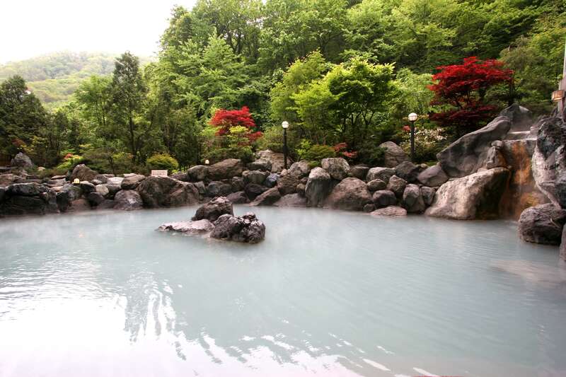 【山形空港発】 秋の北海道　名湯＆名旅館の旅　登別温泉・湯の川温泉・定山渓温泉４日間　函館・有珠山ロープウェイ・大沼公園遊覧船・豊平峡ダム1