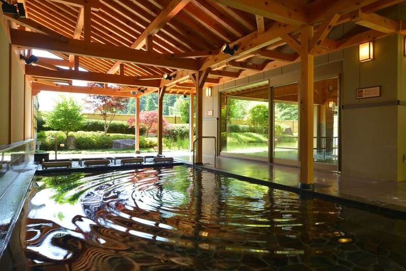 【和歌山県内発】 京の奥座敷・湯の花温泉渓山閣で食す松茸会席と嵯峨野トロッコ列車 日帰り2