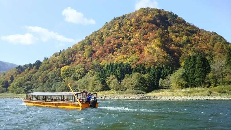 【ＪＲ和歌山駅発】 新幹線グリーン車利用・海と山の「5つ星の宿」で寛ぐ　紅葉ミステリーツアー　3日間2